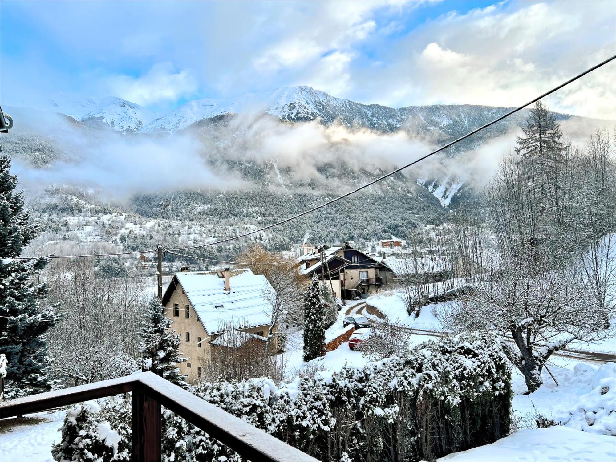 Charmante Maison De Montagne Briançon Exterior foto